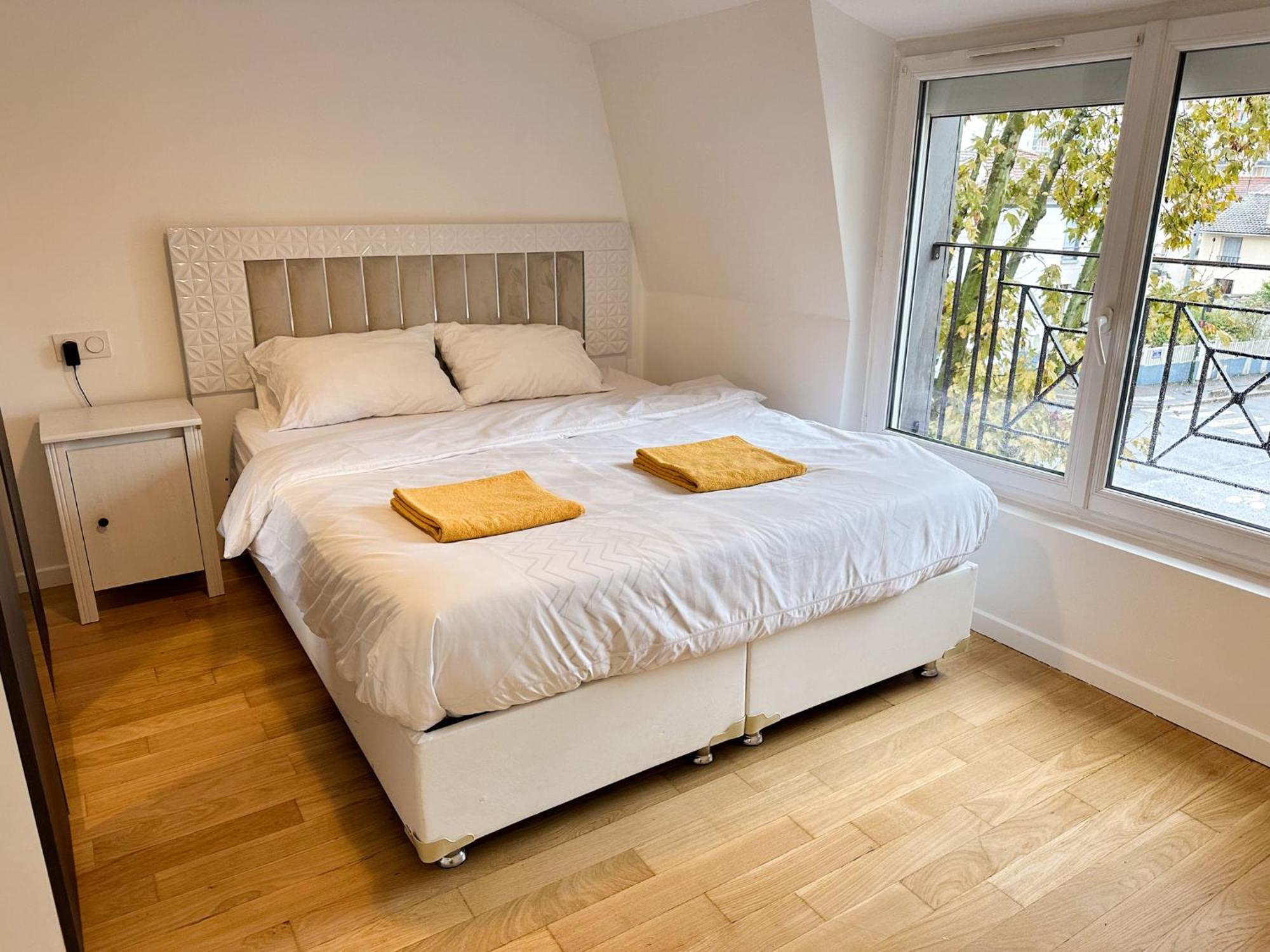 Carnot Apartment *